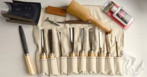 Carvers kit with multiple tools.